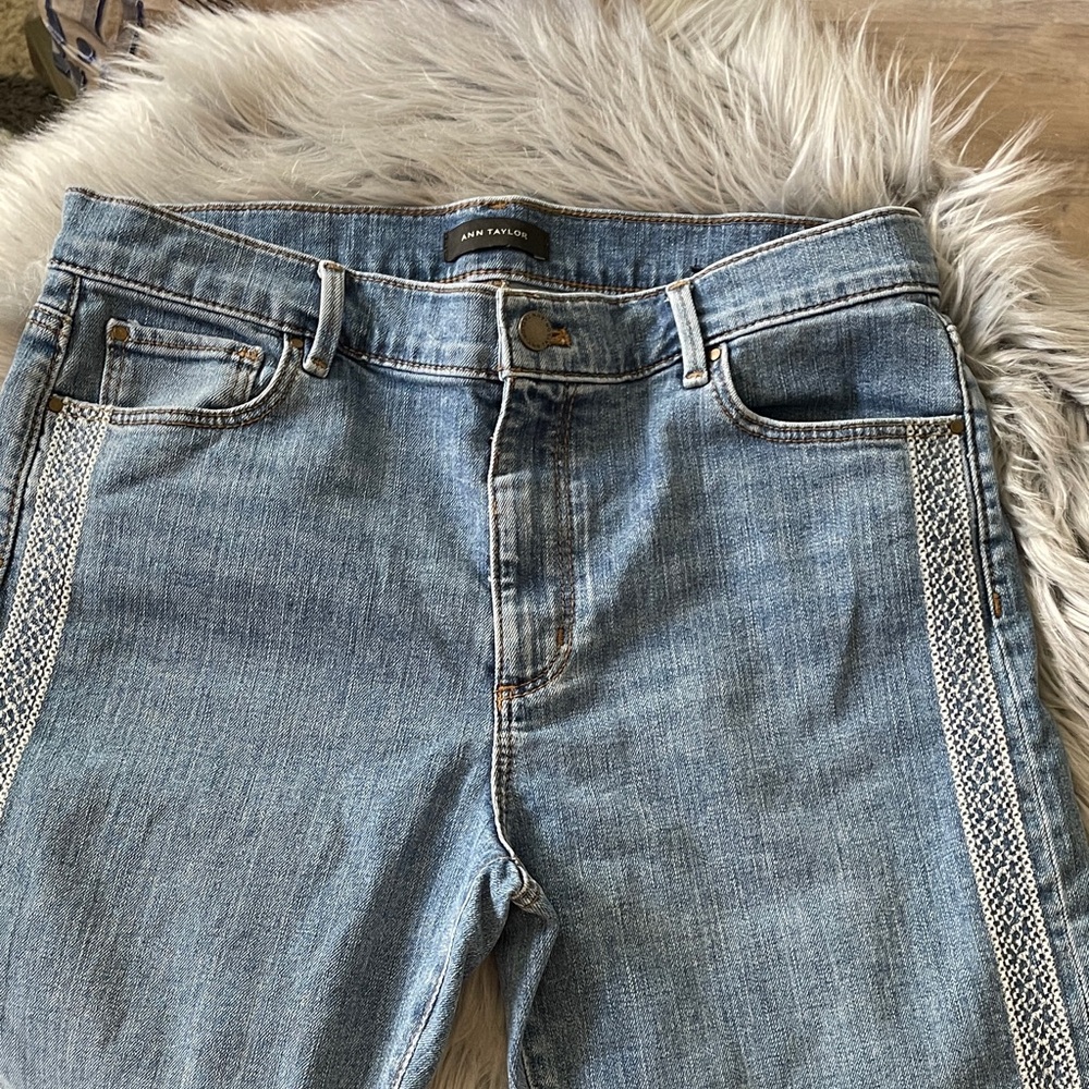 Ann Taylor Women's Light Blue Straight Leg Jeans